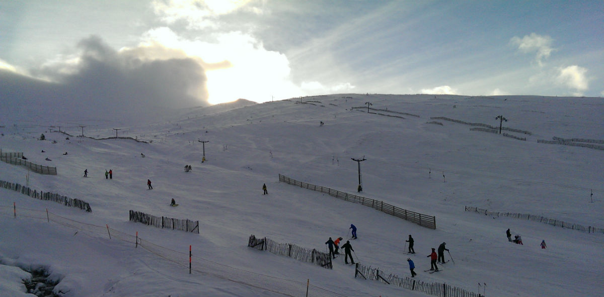 Ski Scotland, fine conditions as February ends