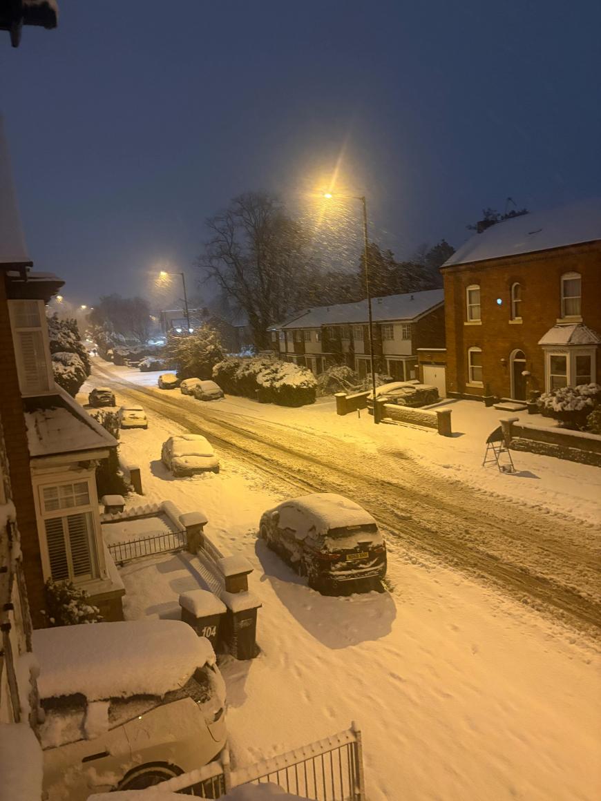 Snow in Birmingham uploaded to the Netweather community by BhamBoy