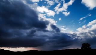 What this weekend holds: A clear divide between warm south and breezy north