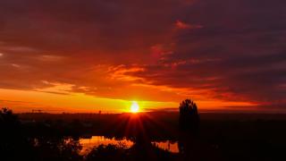 Heat concentrates on the south coast Saturday before rain reaches the west Sunday