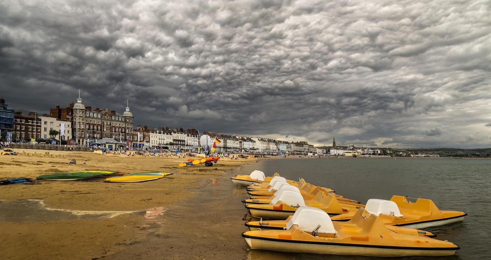 North Westerly Flow Continues with Thursday Thunder Risk