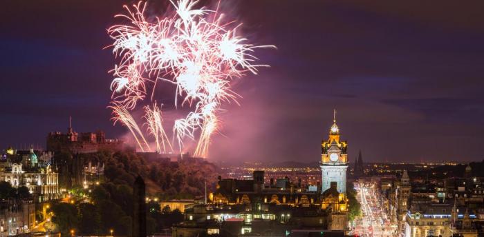 A chilly New Year's Eve unveils Arctic cold and northern snow showers for 2026