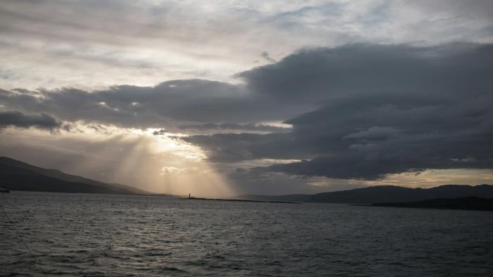 Classic Summer pattern brings sunshine and scattered showers this weekend