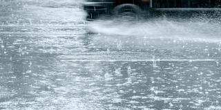 More rain this weekend as uncertainty continues for snow risk into next week