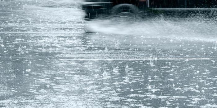 More rain this weekend as uncertainty continues for snow risk into next week