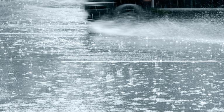 More rain this weekend as uncertainty continues for snow risk into next week