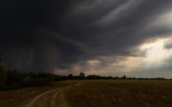 Weekend Weather: Heavy showers interrupting the warmth