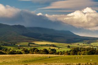 Will it stay warm? Into the weekend as Easter holidays continue