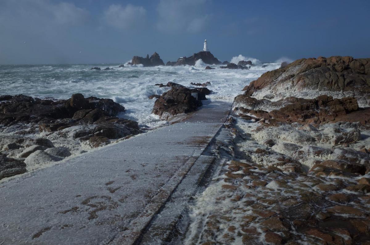 Stay at home on Thursday - Channel Islands and northern France in Storm Ciaran