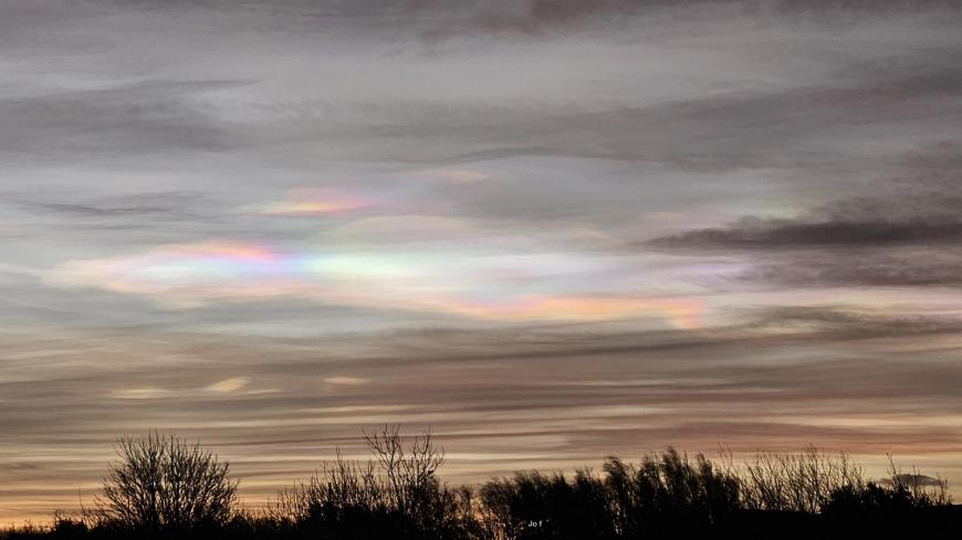 Nacreous clouds
