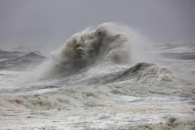 Storm Bram arrives, bringing severe gales to the northwest 