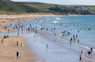 More heat to end the week as temperatures pass 30C