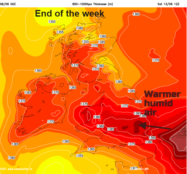 Warm humid air over UK thickness chart