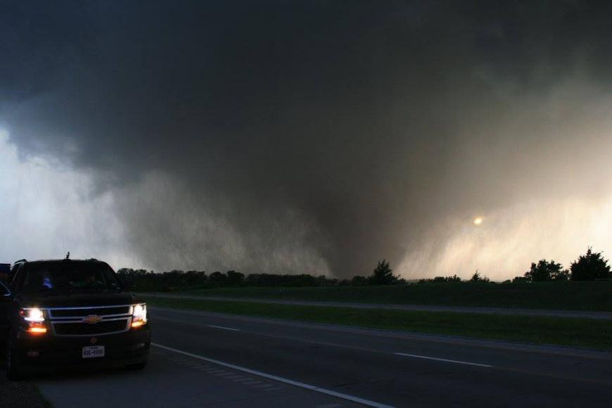 EF4 Tornado about to Cross Interstate 70 from R-L or NW-SE about 3 Miles from Chapman (KS)