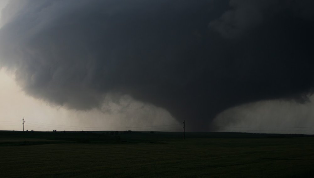 Wedge Tornado North of Abilene (Kansas) at 6:52pm