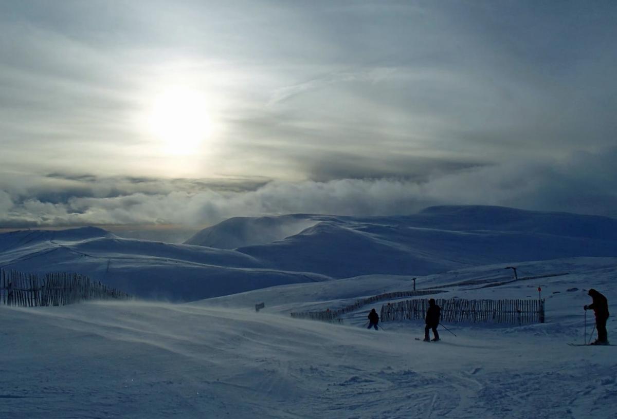 Scottish skiing, Snowsport resorts and the mid-February holiday weather 