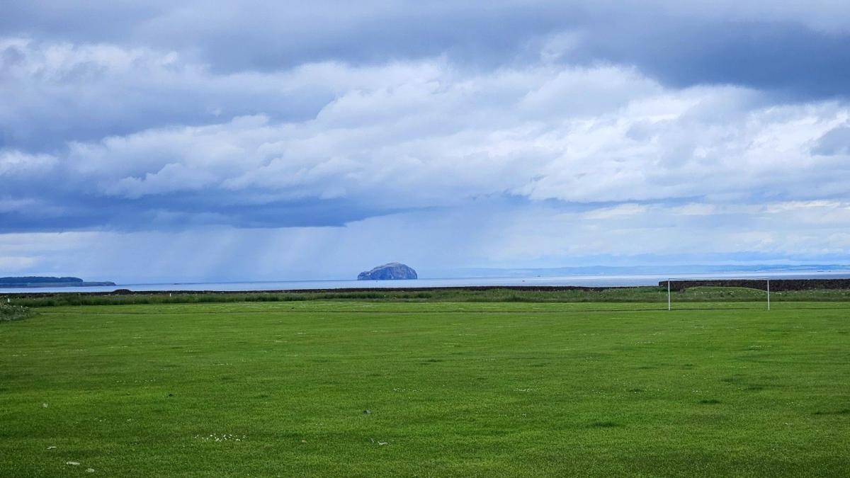 Low pressure for the weekend brings heavy showers with bright spells in between