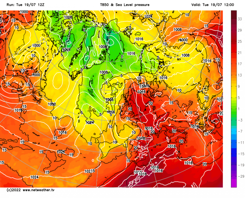 Weather chart from July 2022 showing the very hot air over the UK