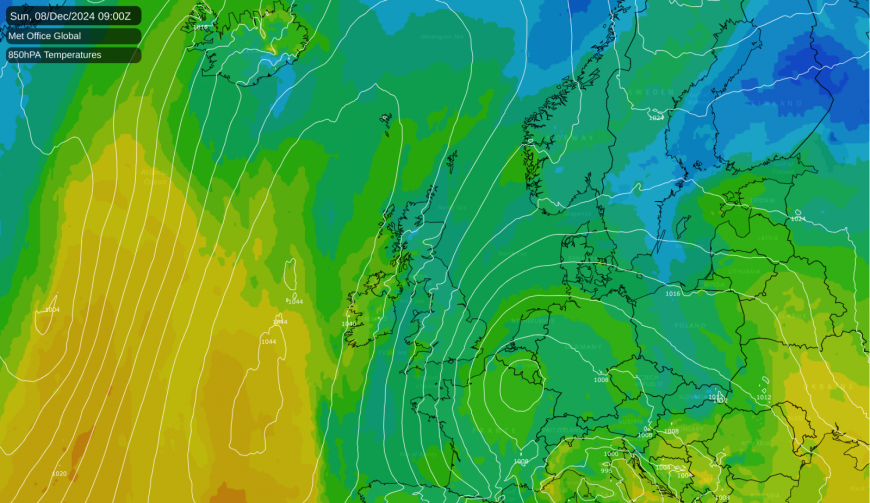 Map showing cooler but not very cold air over the UK on Sunday