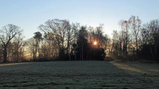 Snow unlikely for Christmas, but looking cold, dry, and staying settled into the New Year